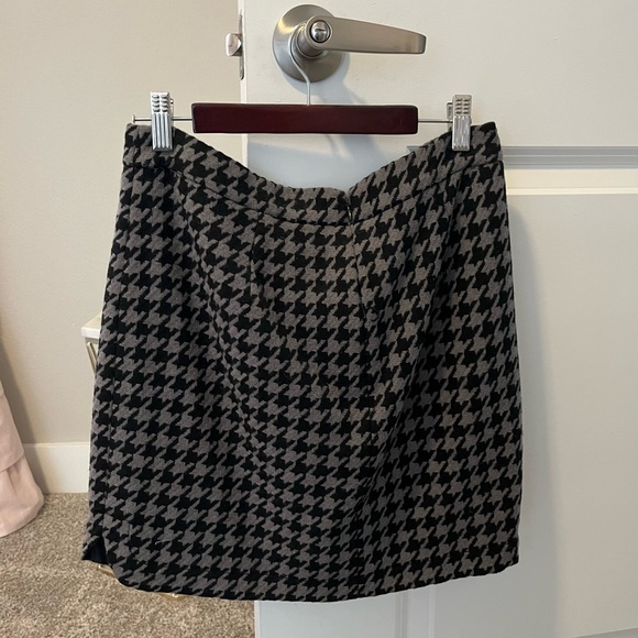 J.Crew Houndstooth Skirt 2 - Picture 2 of 2